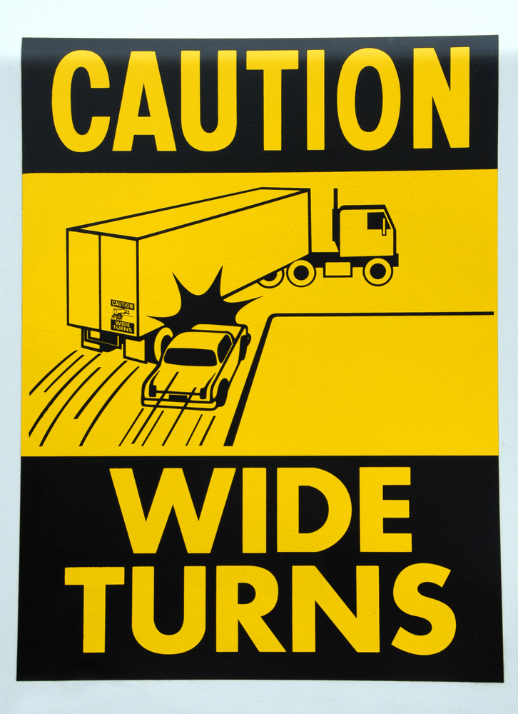 truck wide turn accidents in missouri
